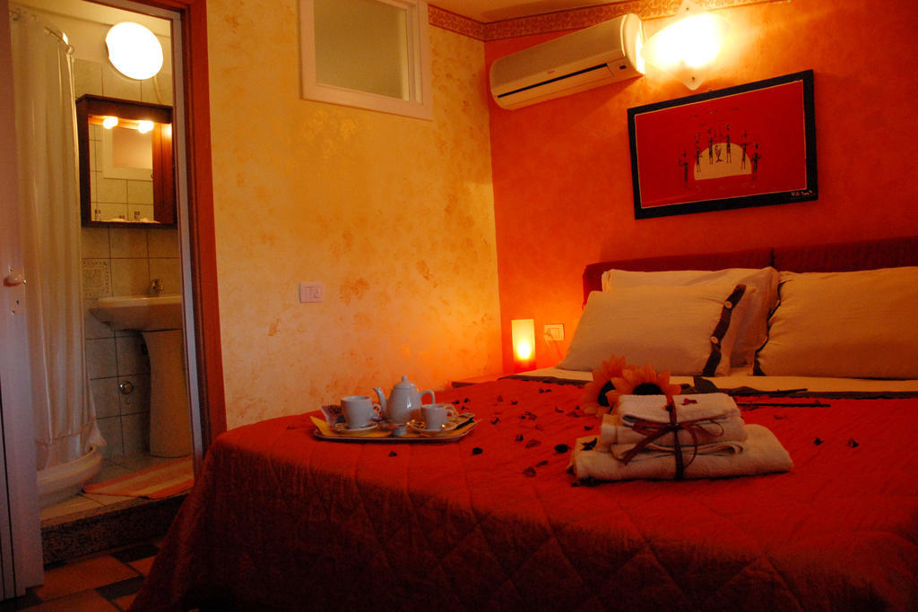 B&B Fantar House Carbonia Habitación foto