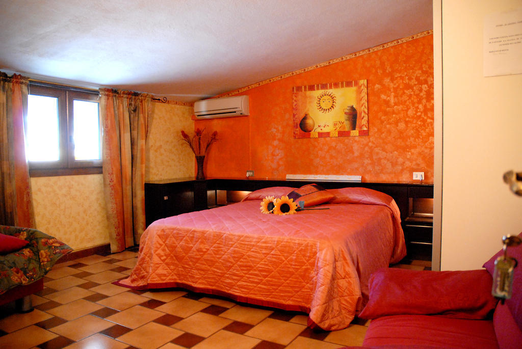 B&B Fantar House Carbonia Habitación foto